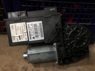 bontott AUDI A4 B7 Jobb első Ablakemelő Motor