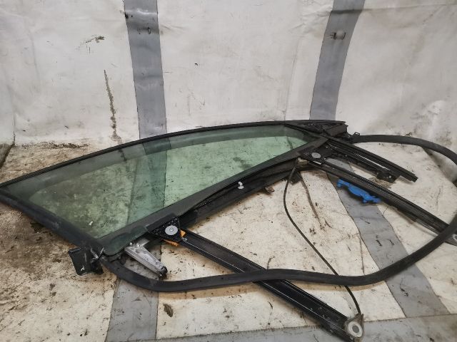 bontott AUDI A4 B7 Jobb első Ablakemelő Szerkezet (Elektromos)