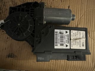 bontott AUDI A4 B7 Jobb első Ablakemelő Szerkezet (Elektromos)