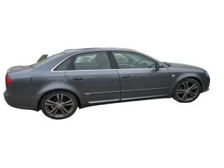 bontott AUDI A4 B7 Jobb első Ajtó Díszléc