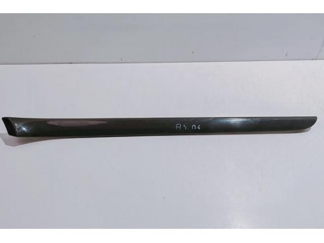 bontott AUDI A4 B7 Jobb első Ajtó Díszléc