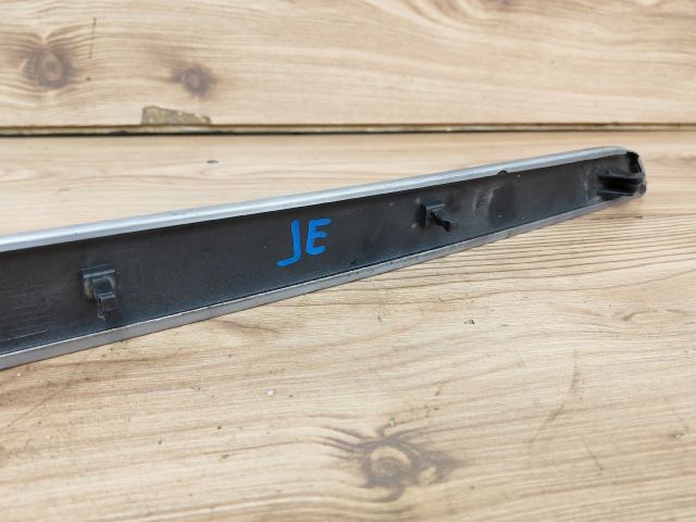 bontott AUDI A4 B7 Jobb első Ajtó Díszléc