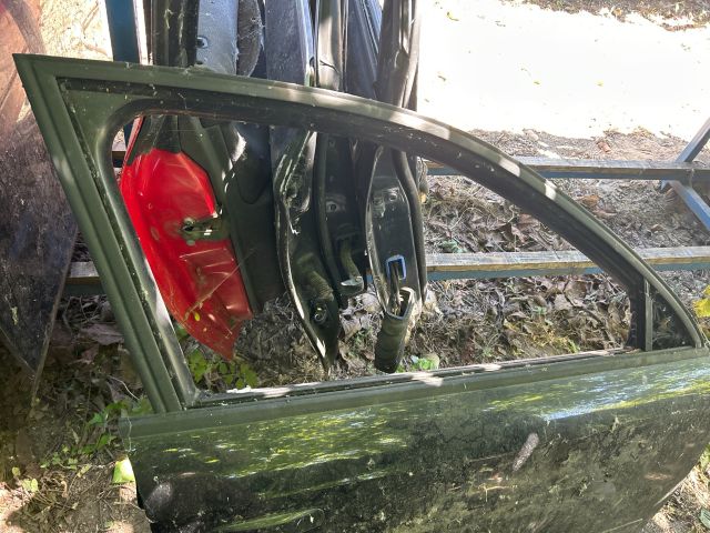 bontott AUDI A4 B7 Jobb első Ajtó (Üres lemez)