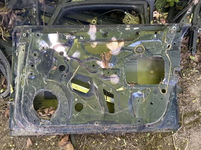 bontott AUDI A4 B7 Jobb első Ajtó (Üres lemez)