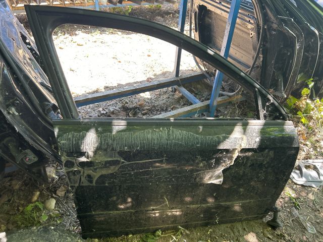 bontott AUDI A4 B7 Jobb első Ajtó (Üres lemez)