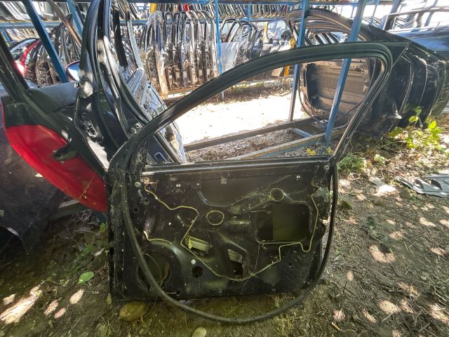 bontott AUDI A4 B7 Jobb első Ajtó (Üres lemez)