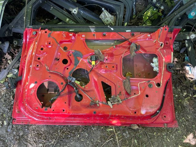 bontott AUDI A4 B7 Jobb első Ajtó (Üres lemez)