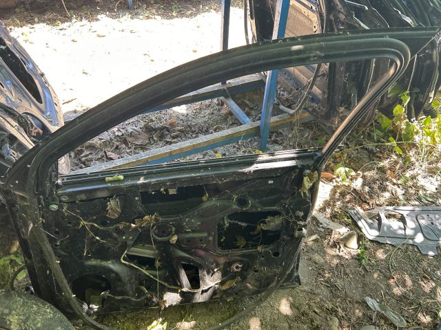 bontott AUDI A4 B7 Jobb első Ajtó (Üres lemez)