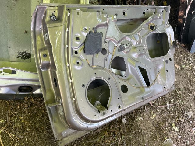 bontott AUDI A4 B7 Jobb első Ajtó (Üres lemez)