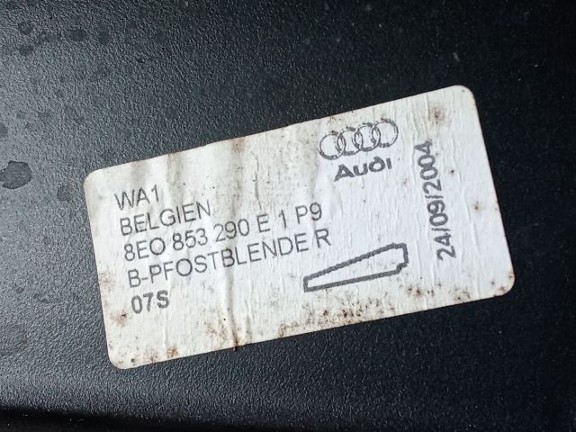 bontott AUDI A4 B7 Jobb első Ajtókeret Burkolat