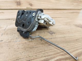 bontott AUDI A4 B7 Jobb első Ajtózár