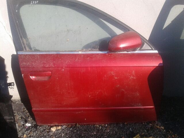 bontott AUDI A4 B7 Jobb első Ajtózár