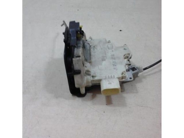 bontott AUDI A4 B7 Jobb első Ajtózár