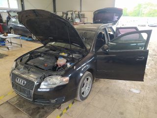 bontott AUDI A4 B7 Jobb első Belső Kilincs