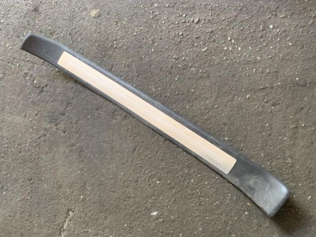 bontott AUDI A4 B7 Jobb első Belső Küszöb Burkolat