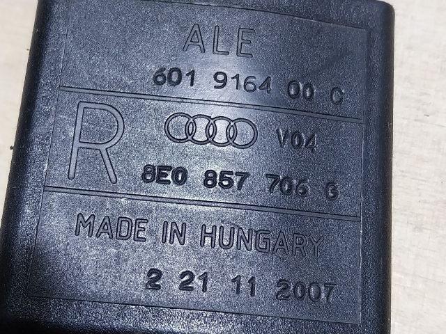 bontott AUDI A4 B7 Jobb első Biztonsági Öv
