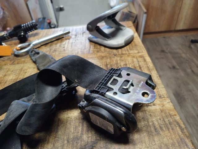 bontott AUDI A4 B7 Jobb első Biztonsági Öv