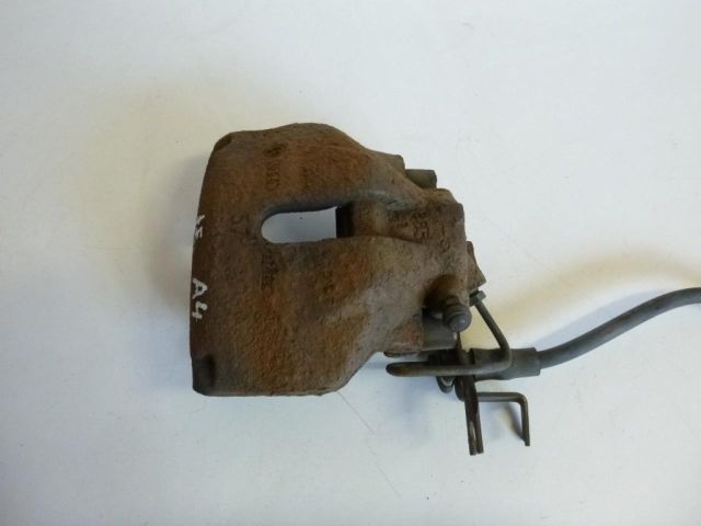 bontott AUDI A4 B7 Jobb első Féknyereg Munkahengerrel