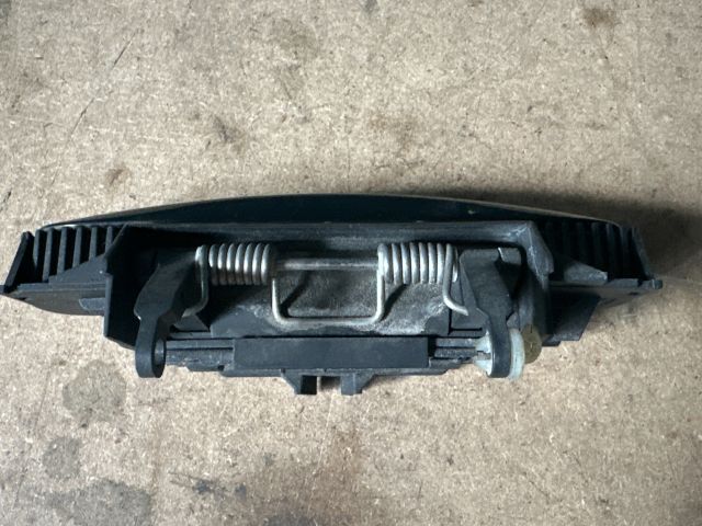 bontott AUDI A4 B7 Jobb első Külső Kilincs