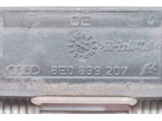 bontott AUDI A4 B7 Jobb első Külső Kilincs