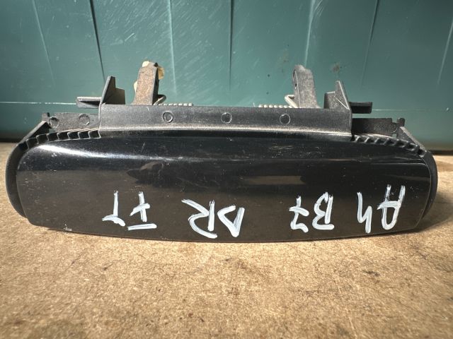 bontott AUDI A4 B7 Jobb első Külső Kilincs