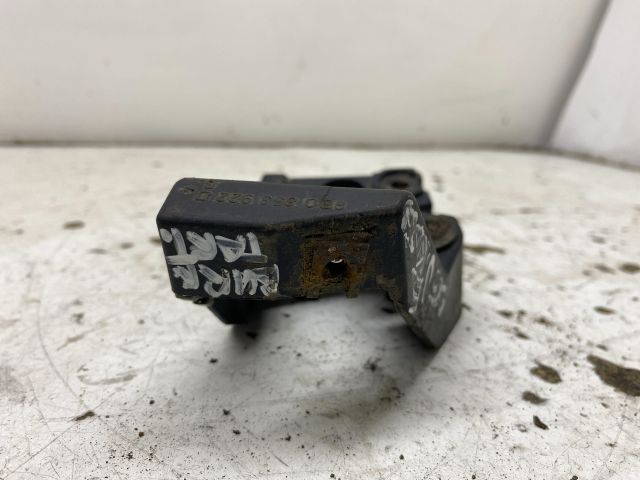 bontott AUDI A4 B7 Jobb első Küszöb Tartó