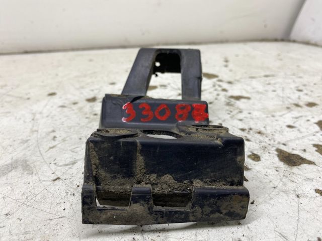 bontott AUDI A4 B7 Jobb első Küszöb Tartó