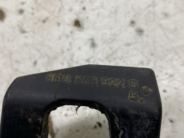 bontott AUDI A4 B7 Jobb első Küszöb Tartó