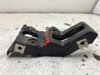 bontott AUDI A4 B7 Jobb első Küszöb Tartó