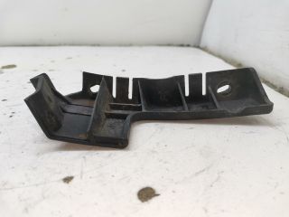 bontott AUDI A4 B7 Jobb első Lökhárító Tartó (Műanyag)