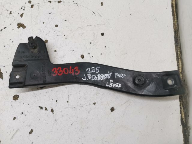 bontott AUDI A4 B7 Jobb első Oldal Lökhárító Tartó (Műanyag)