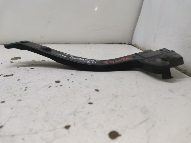 bontott AUDI A4 B7 Jobb első Oldal Lökhárító Tartó (Műanyag)