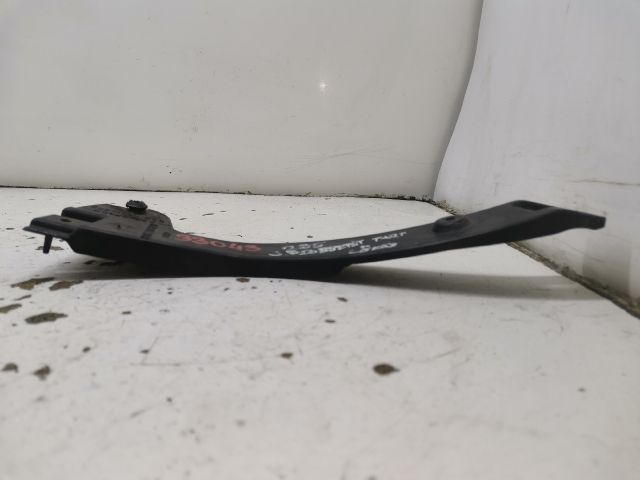 bontott AUDI A4 B7 Jobb első Oldal Lökhárító Tartó (Műanyag)