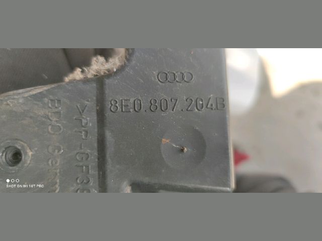 bontott AUDI A4 B7 Jobb első Oldal Lökhárító Tartó (Műanyag)