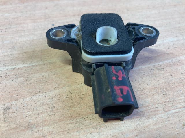 bontott AUDI A4 B7 Jobb első Oldal Ütközés Érzékelő