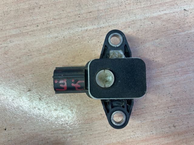 bontott AUDI A4 B7 Jobb első Oldal Ütközés Érzékelő