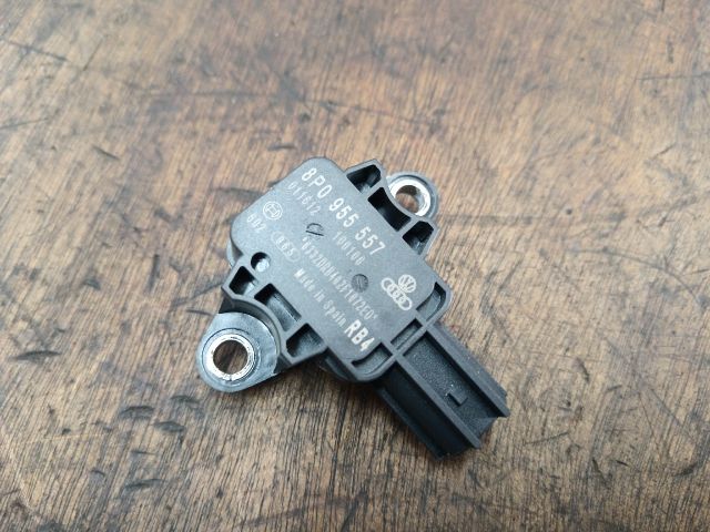 bontott AUDI A4 B7 Jobb első Oldal Ütközés Érzékelő