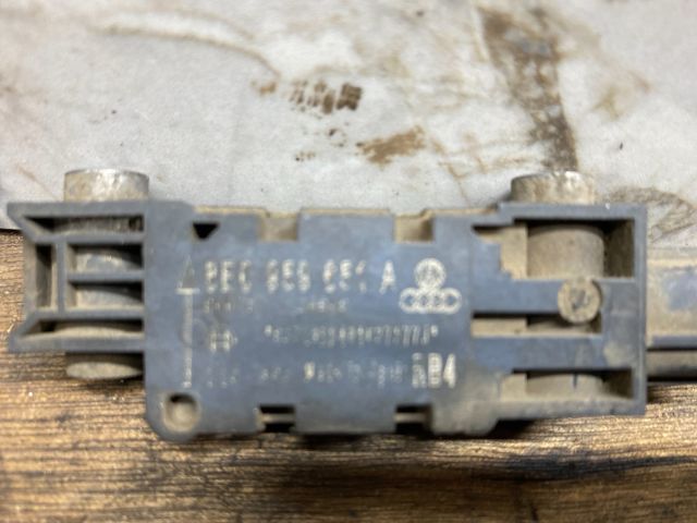 bontott AUDI A4 B7 Jobb első Oldal Ütközés Érzékelő