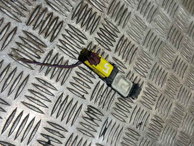 bontott AUDI A4 B7 Jobb első Oldal Ütközés Érzékelő