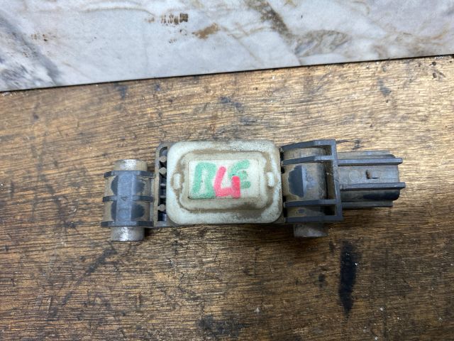 bontott AUDI A4 B7 Jobb első Oldal Ütközés Érzékelő