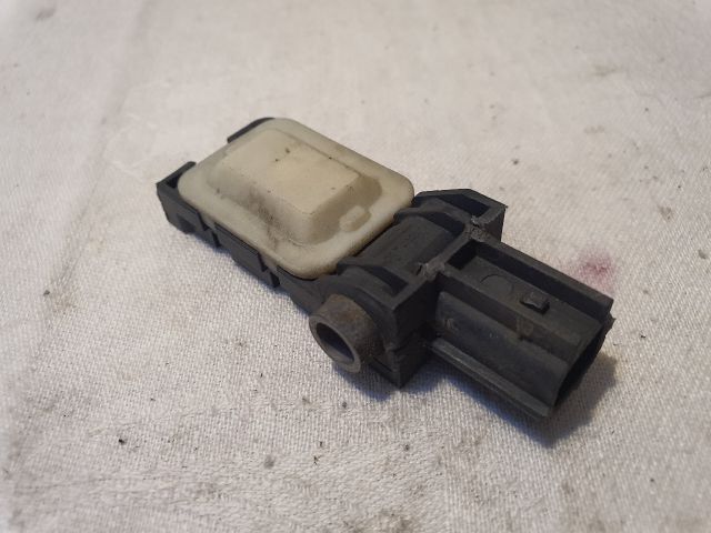 bontott AUDI A4 B7 Jobb első Oldal Ütközés Érzékelő