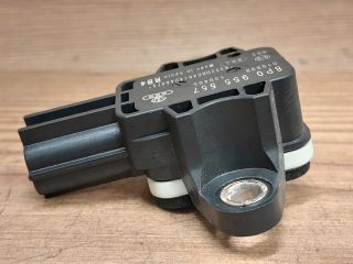 bontott AUDI A4 B7 Jobb első Oldal Ütközés Érzékelő