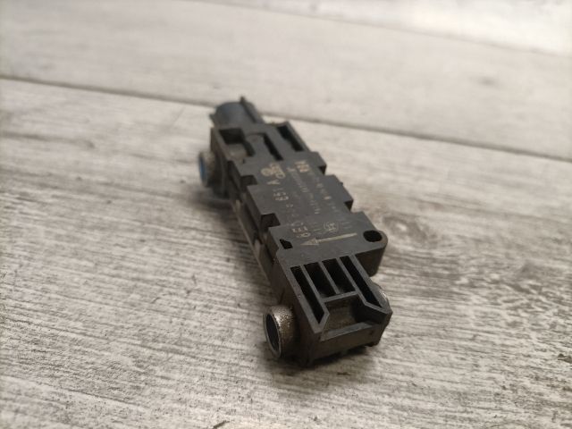 bontott AUDI A4 B7 Jobb első Oldal Ütközés Érzékelő