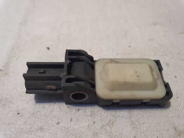 bontott AUDI A4 B7 Jobb első Oldal Ütközés Érzékelő