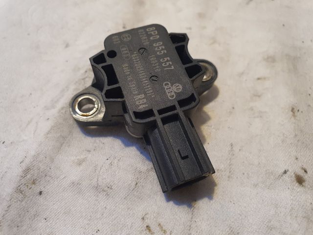 bontott AUDI A4 B7 Jobb első Oldal Ütközés Érzékelő