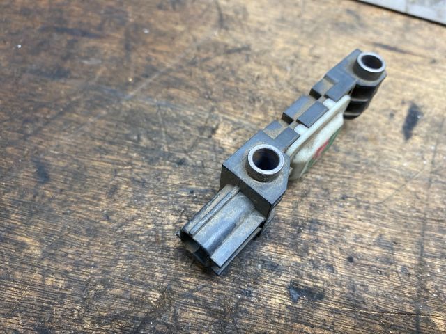 bontott AUDI A4 B7 Jobb első Oldal Ütközés Érzékelő