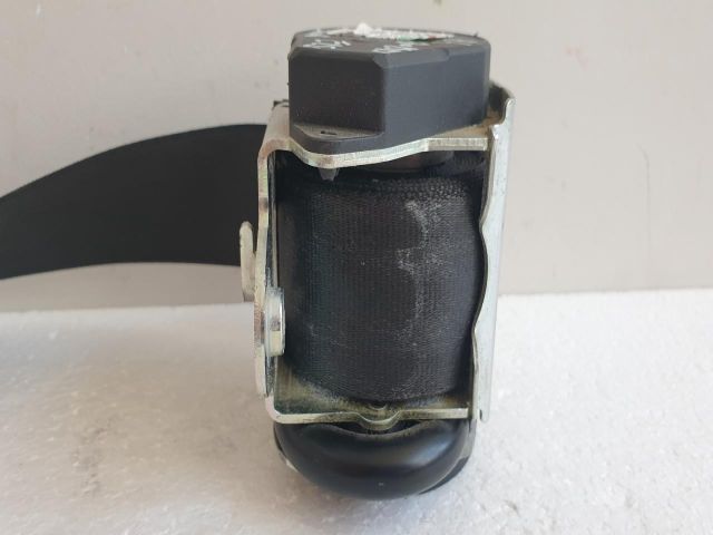 bontott AUDI A4 B7 Jobb első Övfeszítő