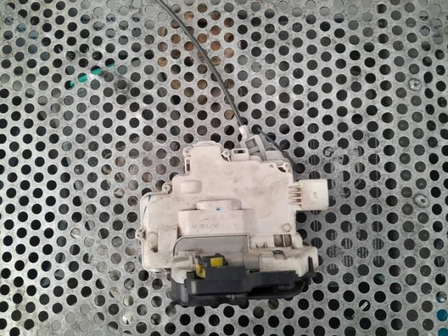 bontott AUDI A4 B7 Jobb első Zsanér