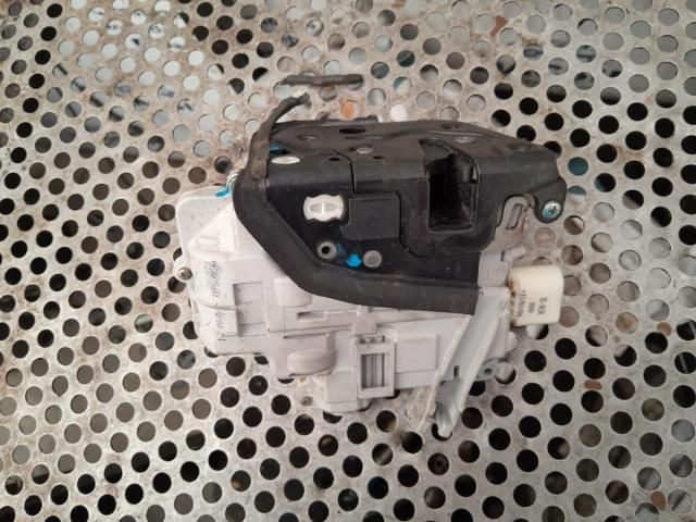 bontott AUDI A4 B7 Jobb első Zsanér