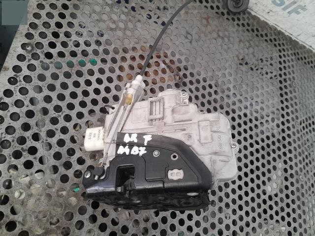 bontott AUDI A4 B7 Jobb első Zsanér